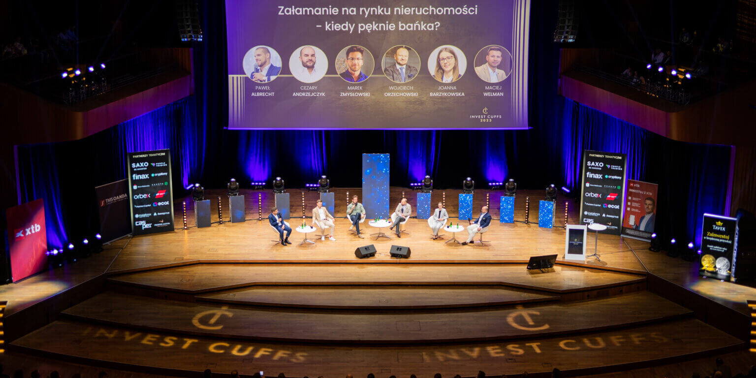 Fotografia eventowa z Invest Cuffs 2023 scena konferencyjna z uczestnikami. Portfolio fotografii